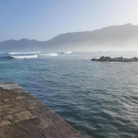 Islote Famara Exterior foto
