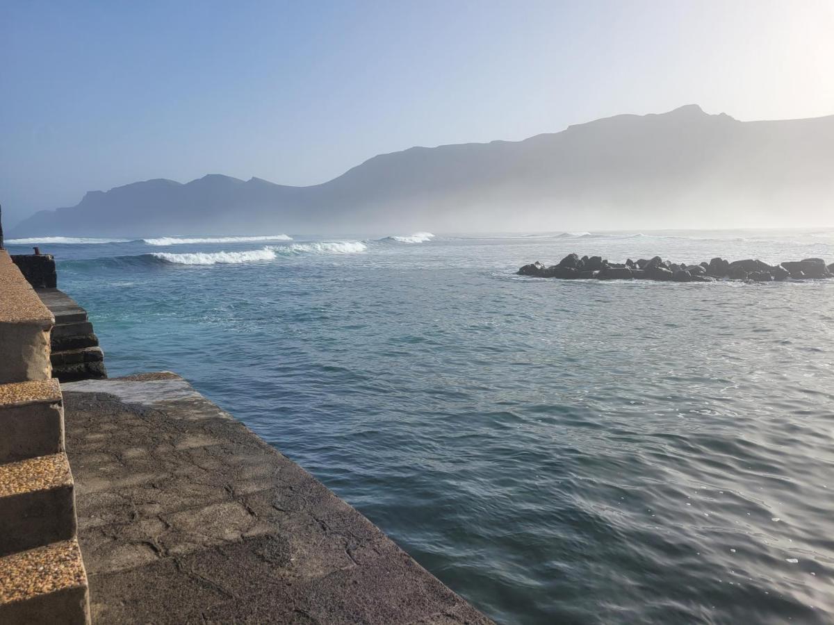 Islote Famara Exterior foto